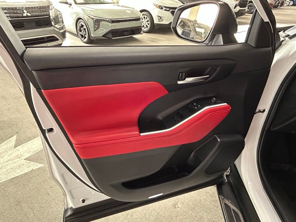 Used 2022 Toyota Highlander XSE image 48