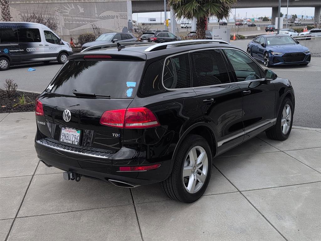 Used 2014 Volkswagen Touareg TDI image 5