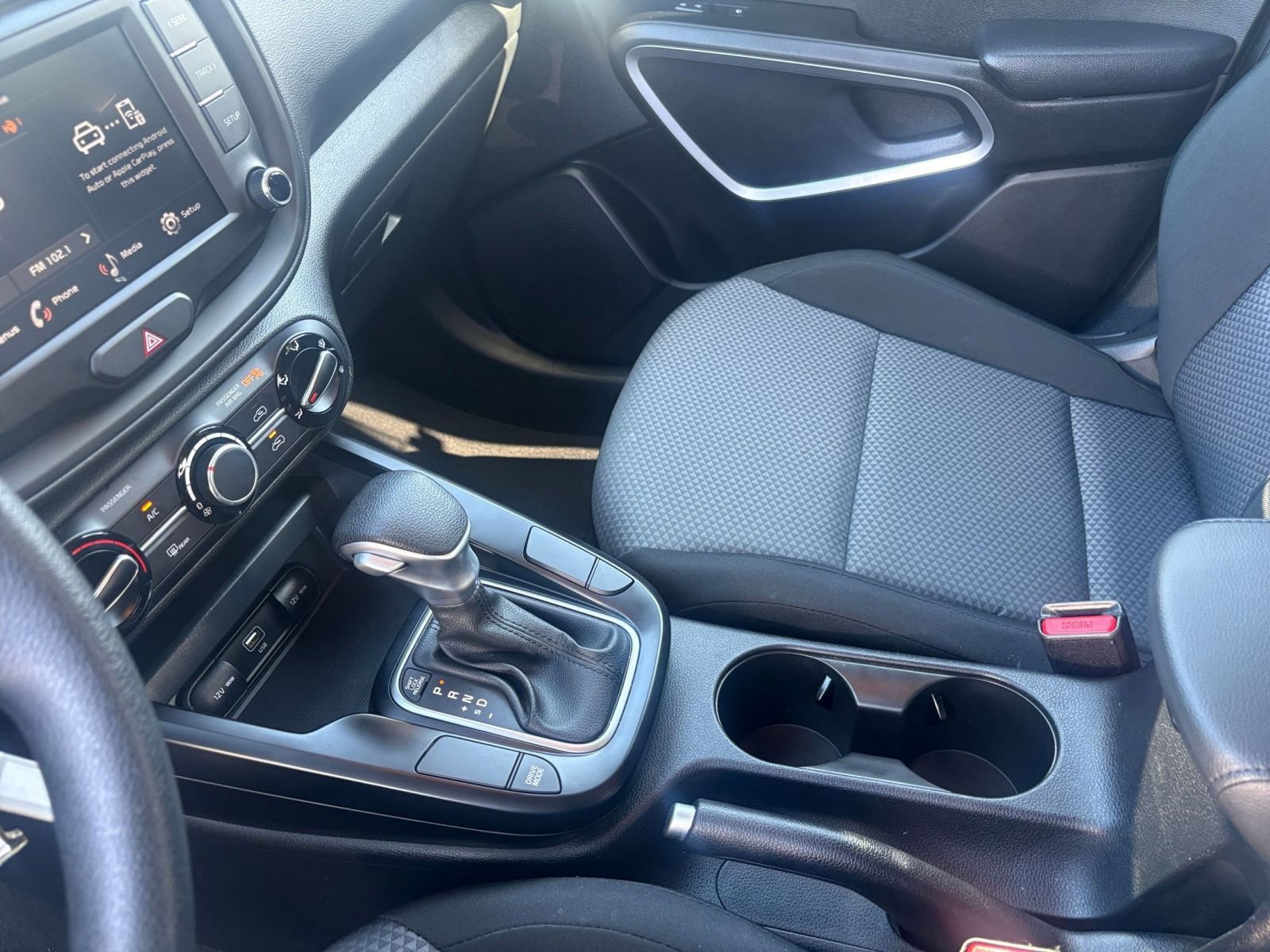Used 2025 Kia Soul LX w/ LX Technology Package FWD image 39