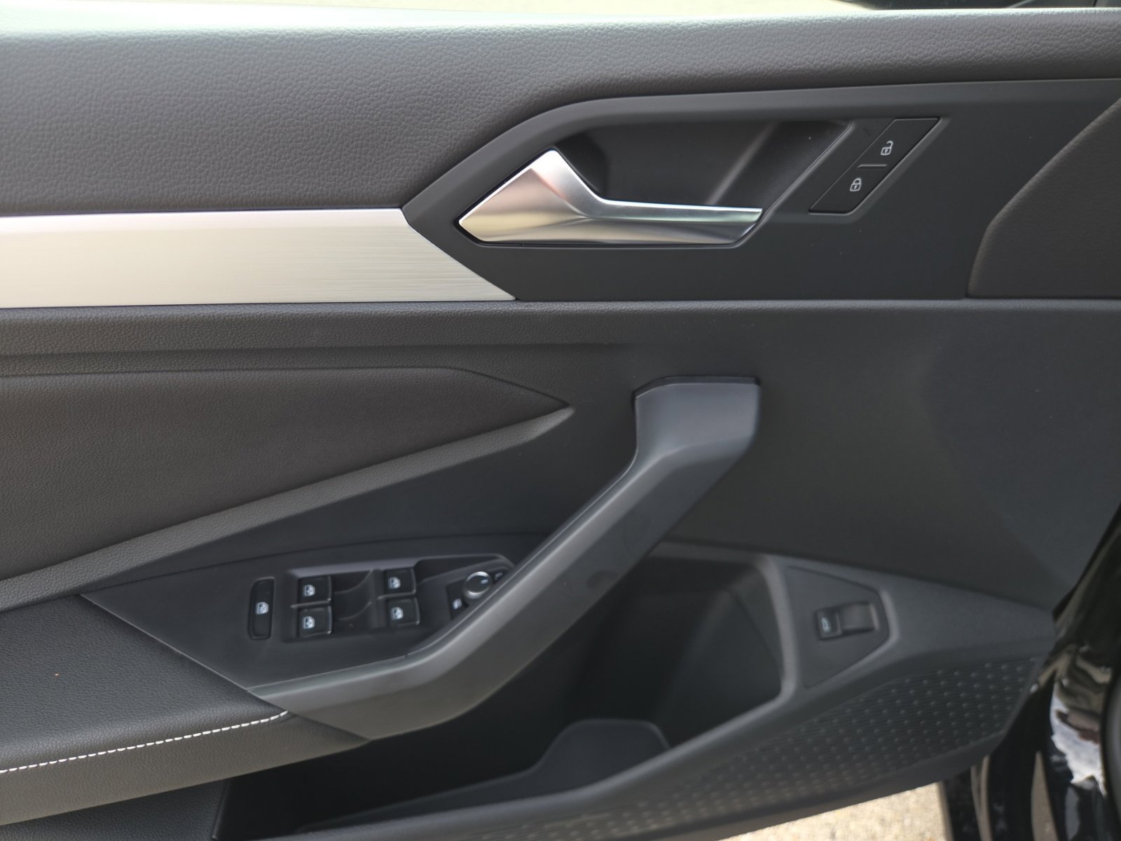 New 2027 Volkswagen Jetta Sport FWD image 18