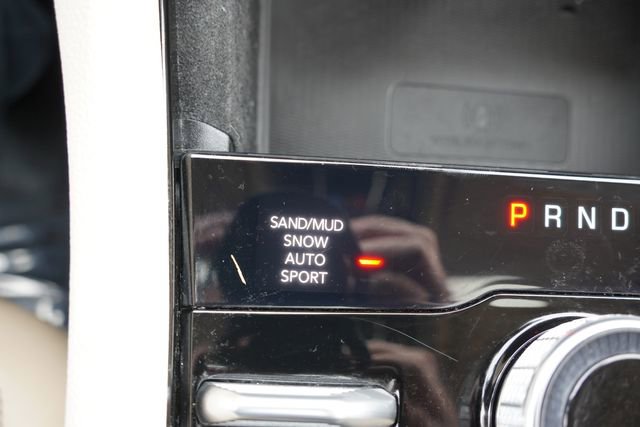 Certified 2022 Jeep Grand Cherokee Limited w/ Luxury Tech Group II image 32