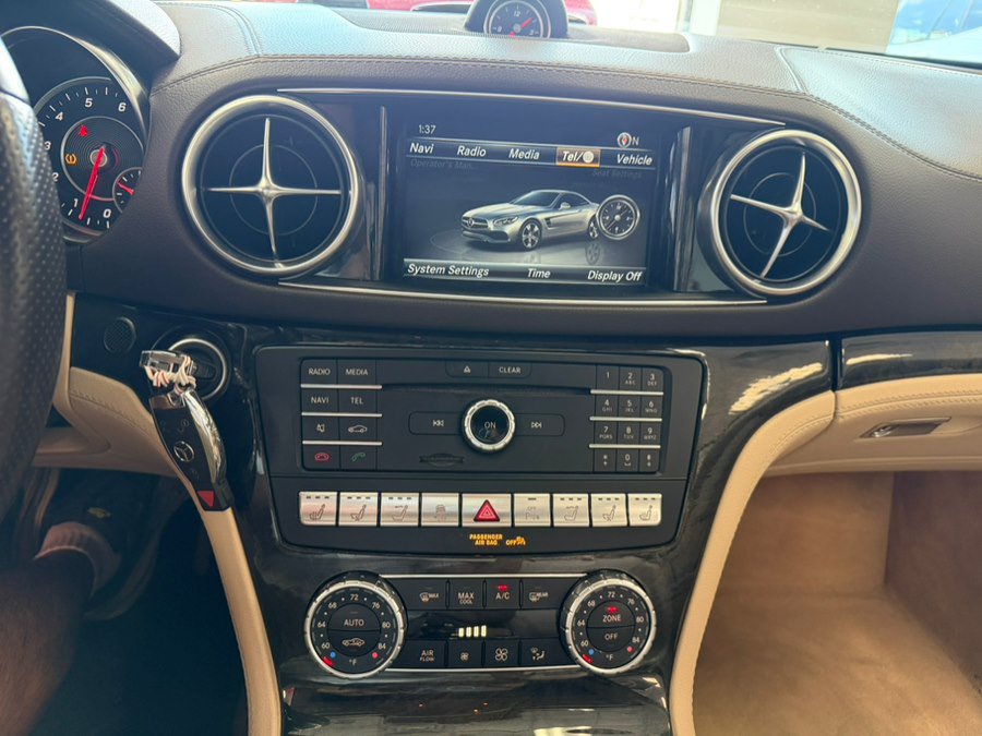 Used 2017 Mercedes-Benz SL 550 image 48