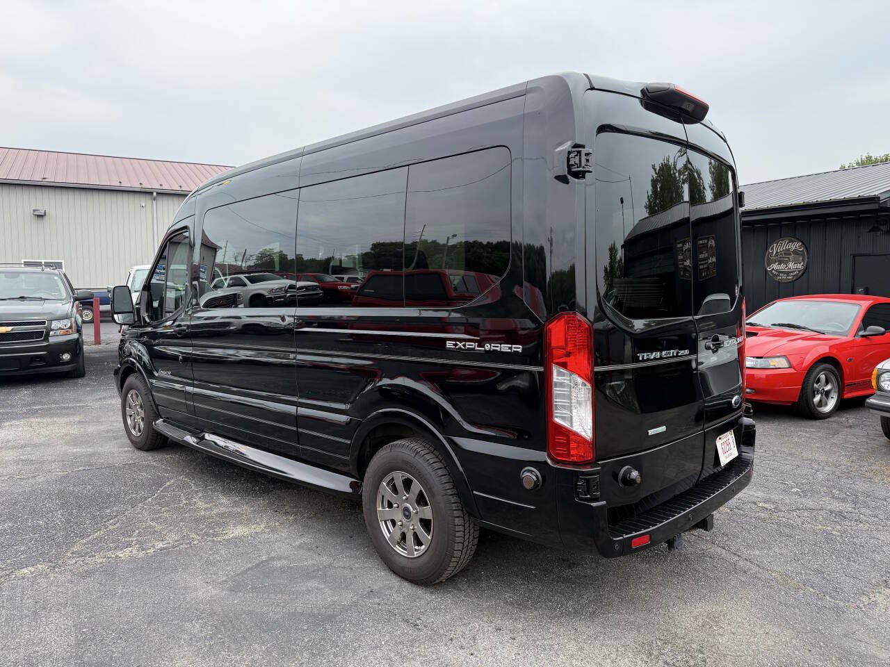 Used 2018 Ford Transit 250 148 Medium Roof w/ Exterior Upgrade Package RWD image 3