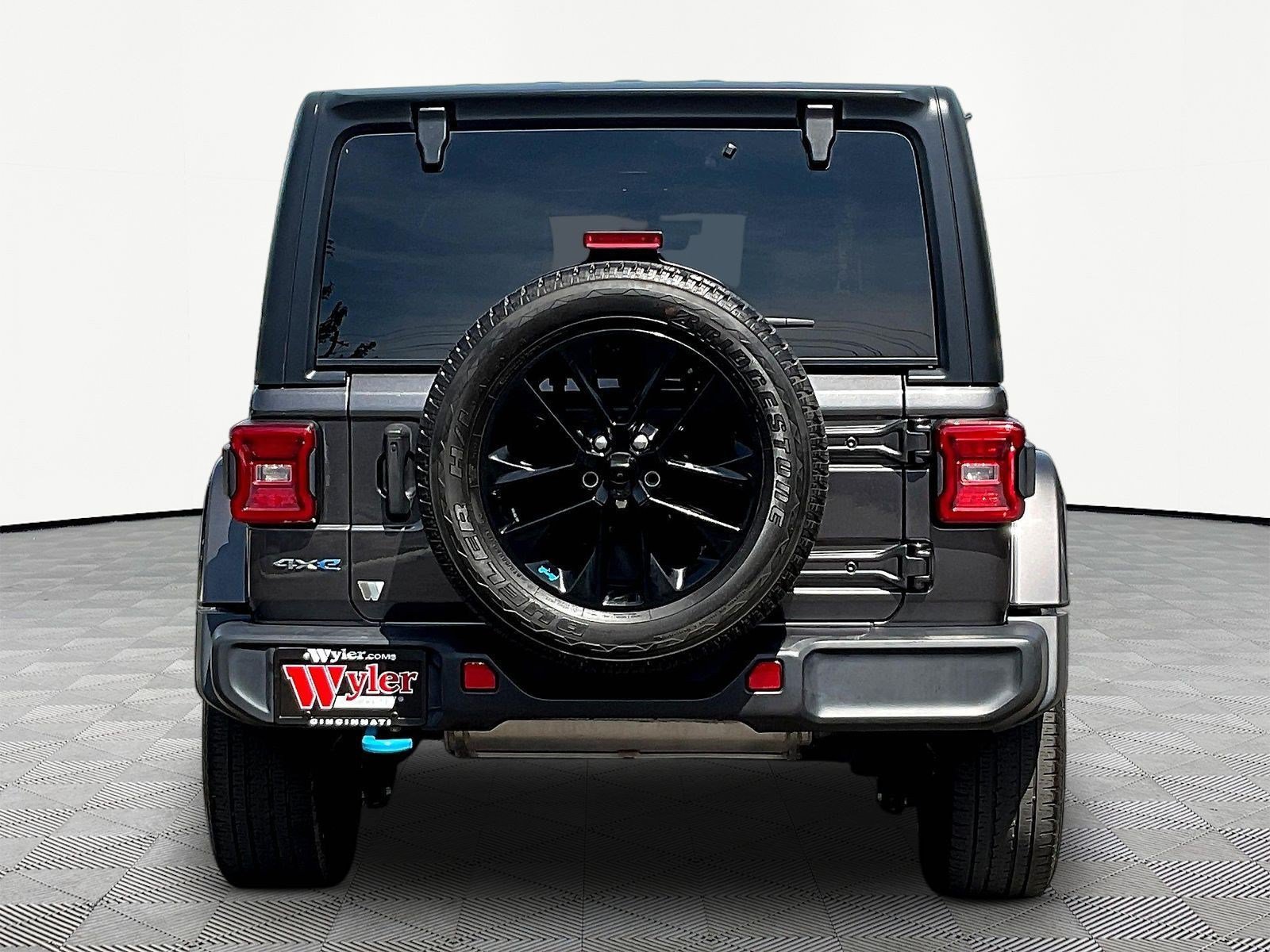 Used 2023 Jeep Wrangler Unlimited Sahara AWD/4WD image 5