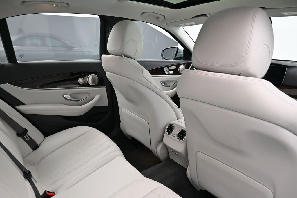 Used 2021 Mercedes-Benz E 350 4MATIC Sedan image 7