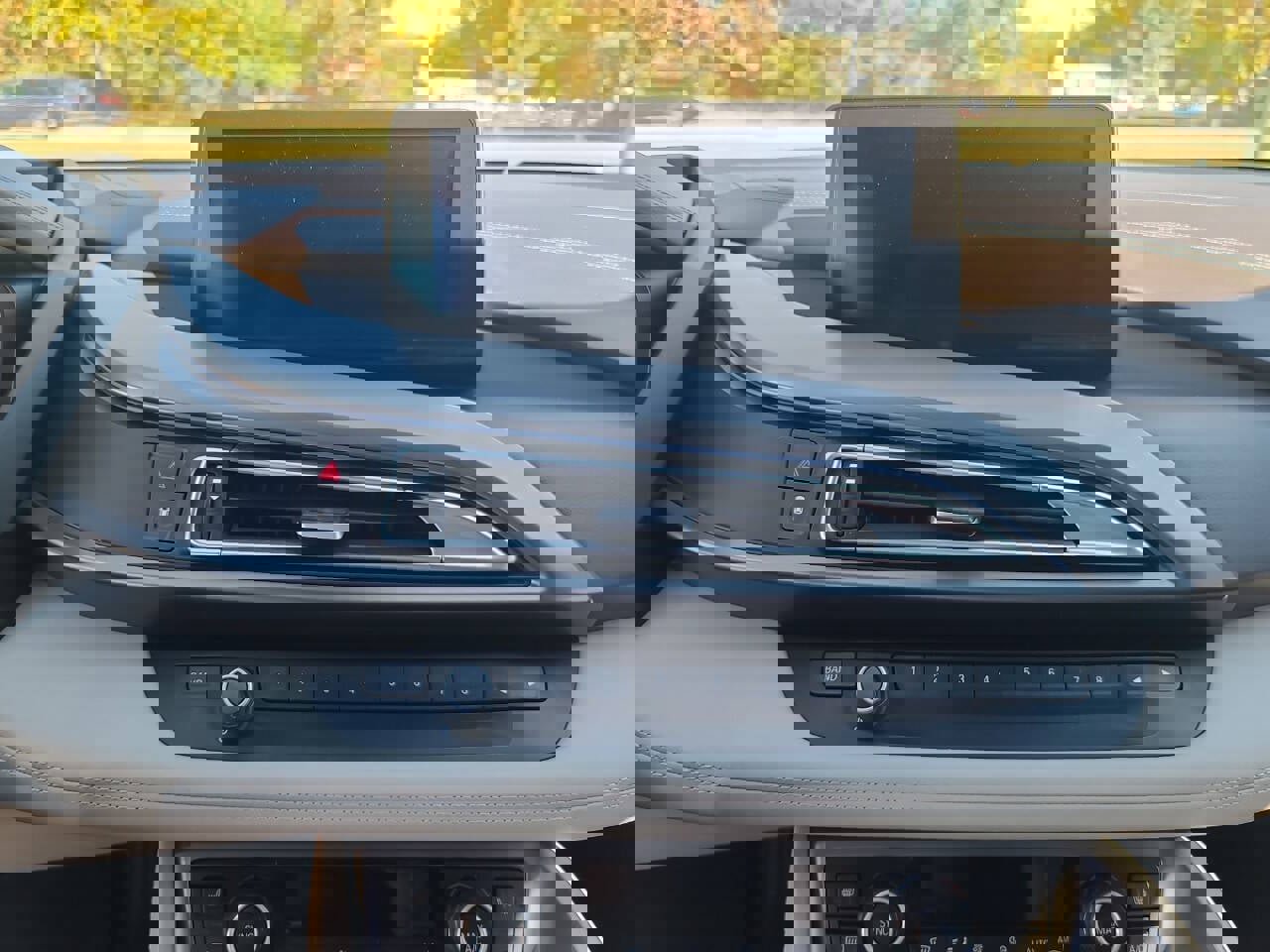 Used 2016 BMW i8 image 17