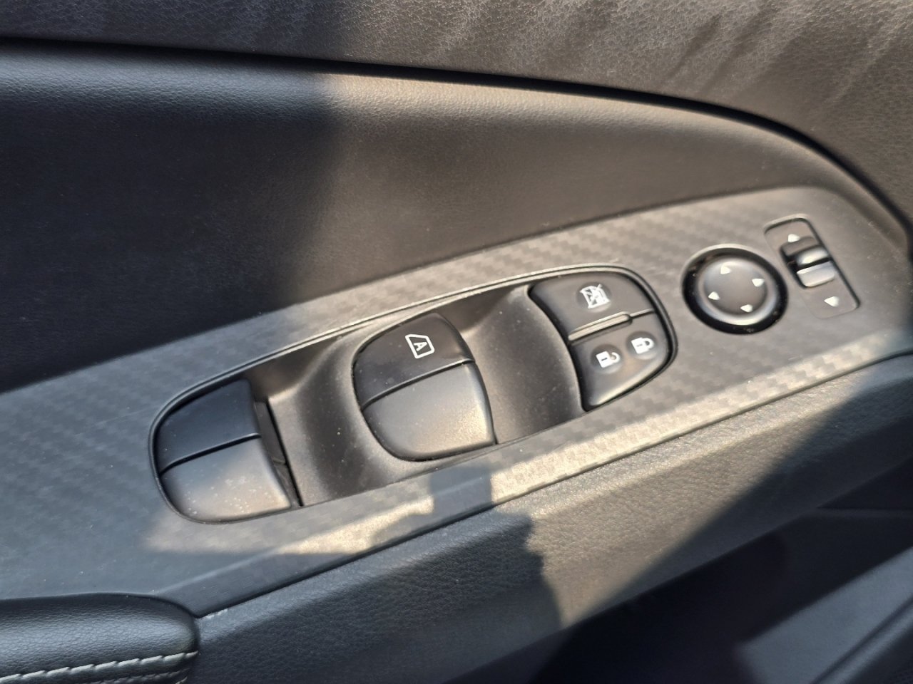 Used 2024 Nissan Altima 2.5 SV FWD image 25