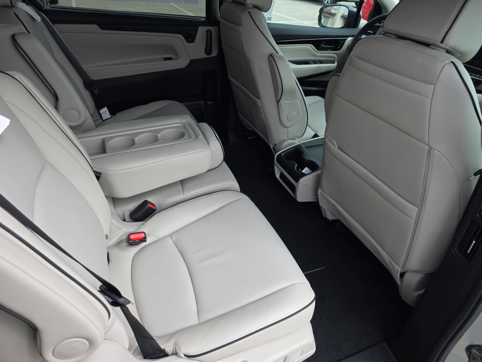 New 2026 Honda Odyssey Touring image 11