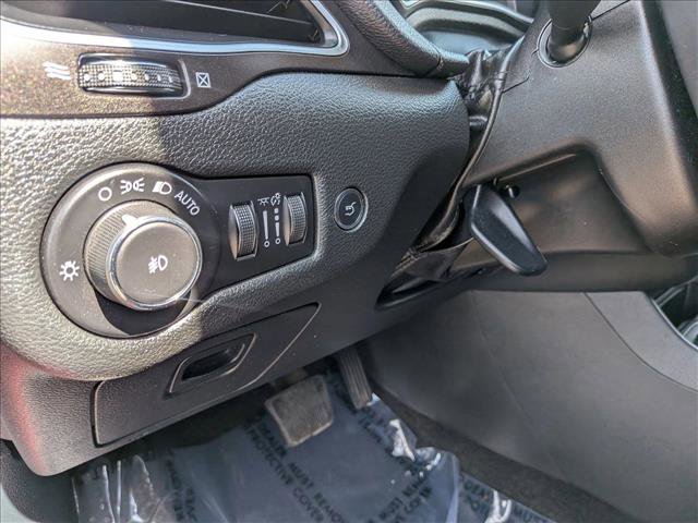 Used 2019 Jeep Cherokee Trailhawk AWD/4WD image 17