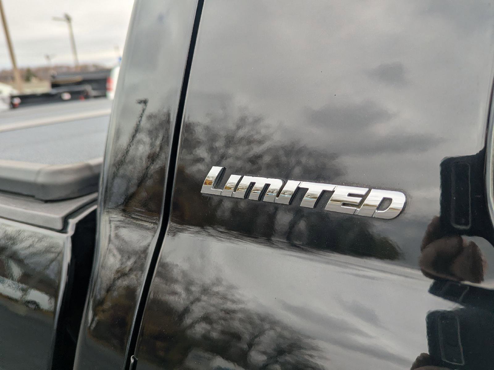 Used 2018 Toyota Tundra Limited image 13