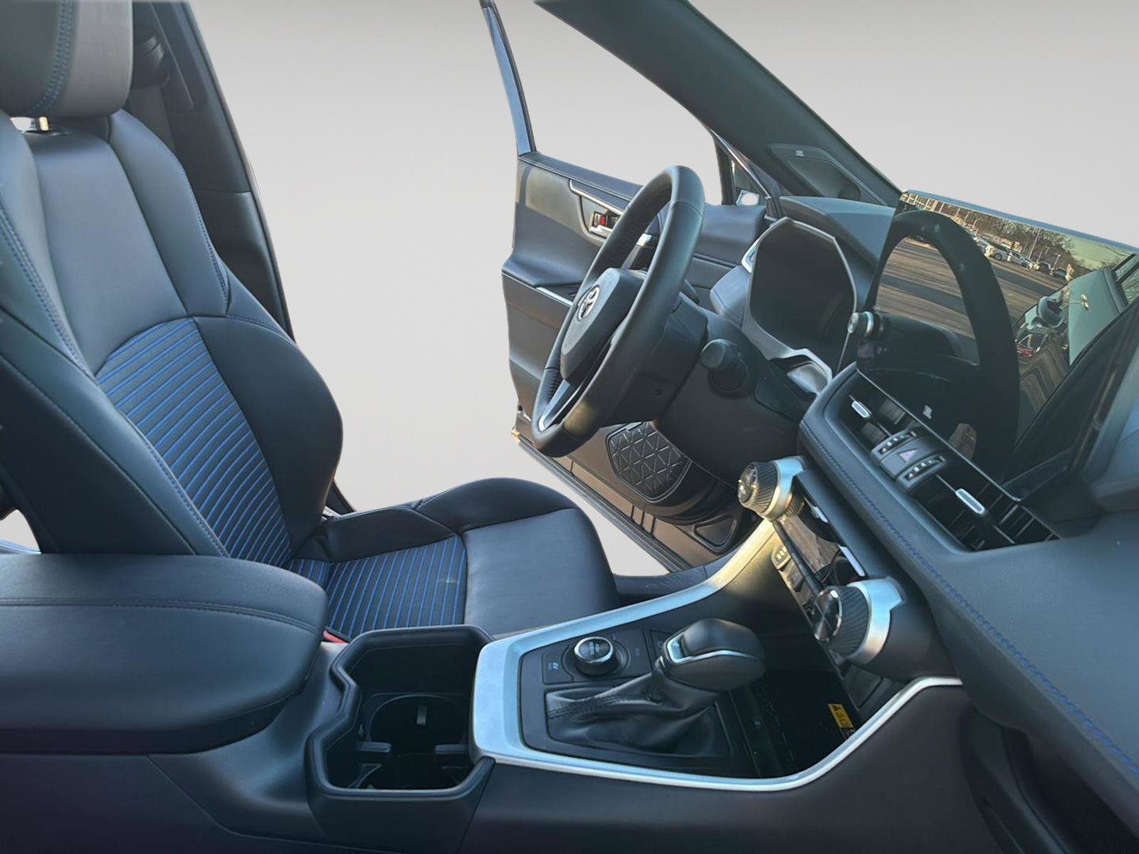 Used 2025 Toyota RAV4 XSE w/ Advanced Technology Package image 12