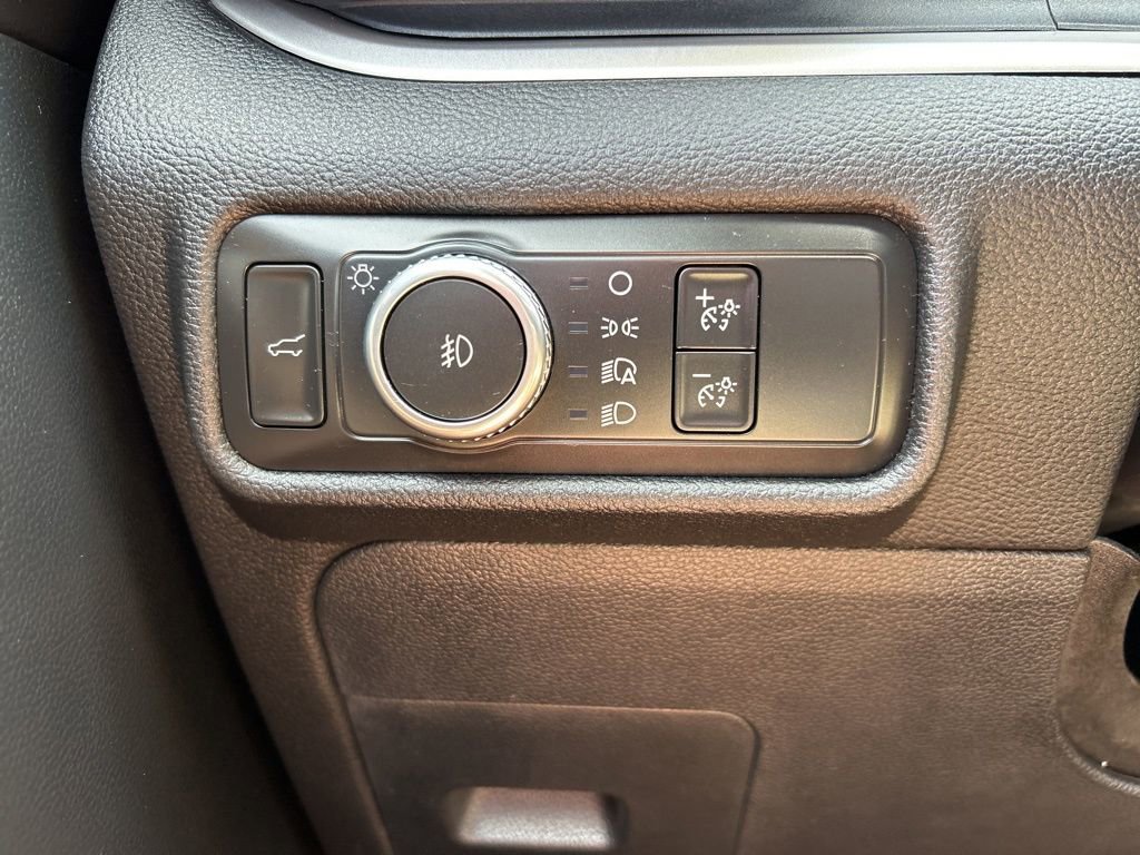 Used 2021 Ford Explorer XLT w/ Equipment Group 202A RWD image 28