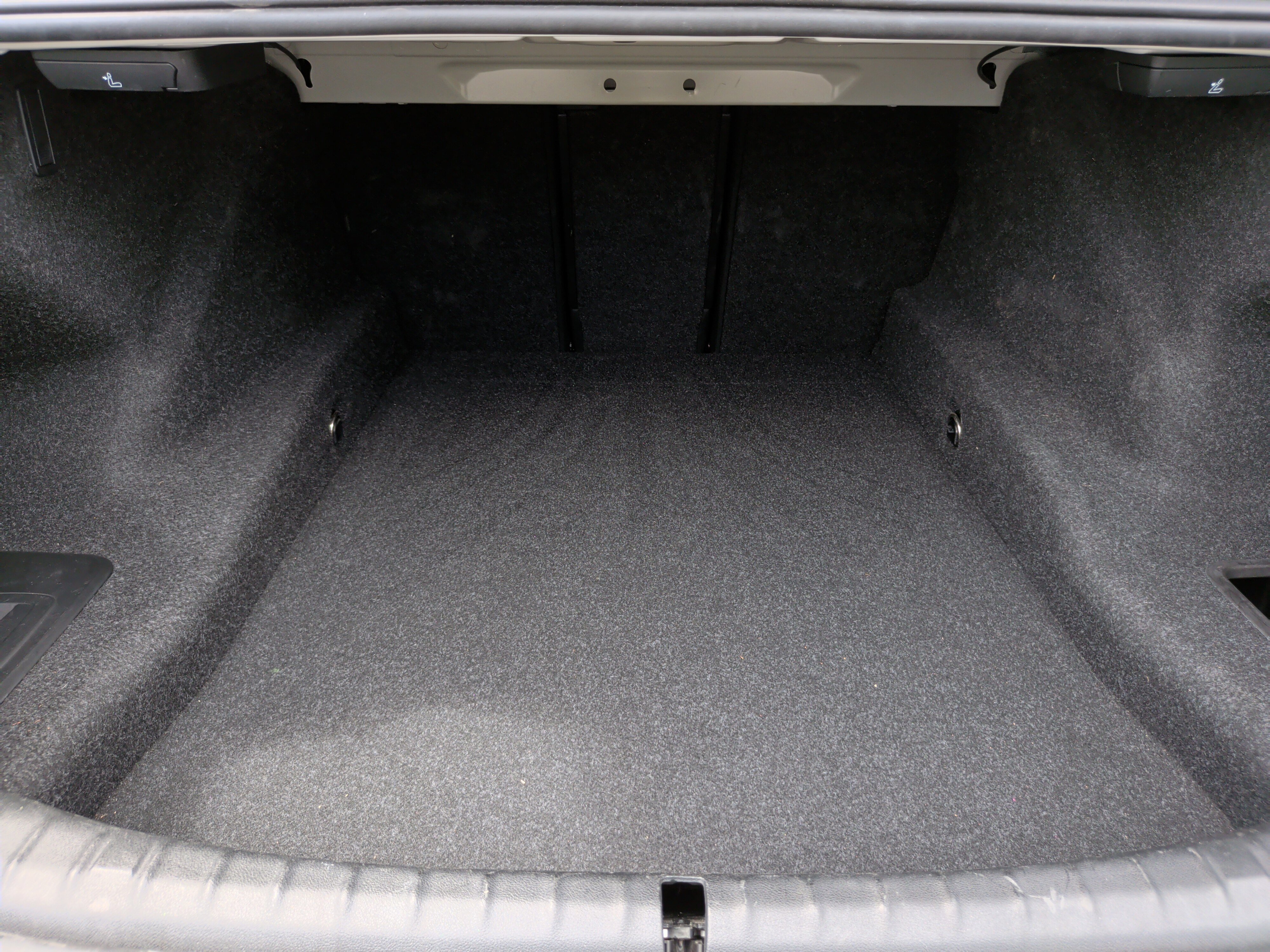 Used 2022 BMW M550i xDrive w/ Dynamic Handling Package image 38