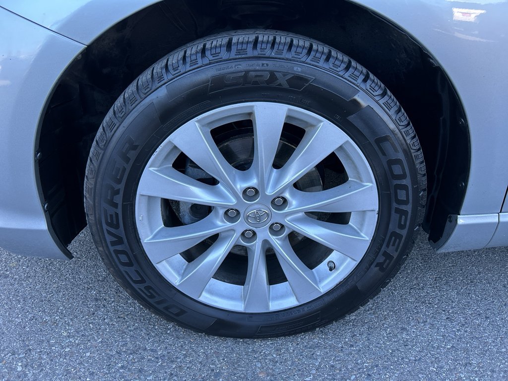 Used 2015 Toyota Venza LE AWD/4WD image 9