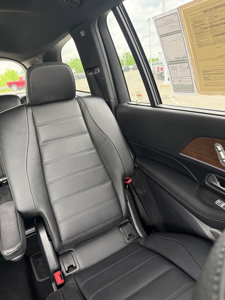 Used 2024 Mercedes-Benz GLS 450 4MATIC image 36