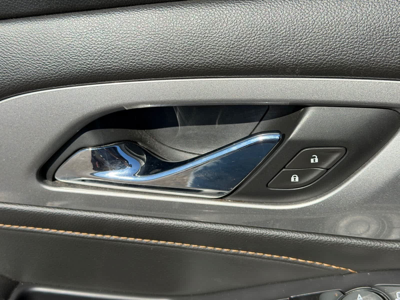 Used 2019 Chevrolet Traverse LT FWD image 13