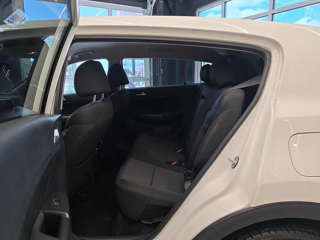 Used 2022 Kia Sportage LX FWD image 30