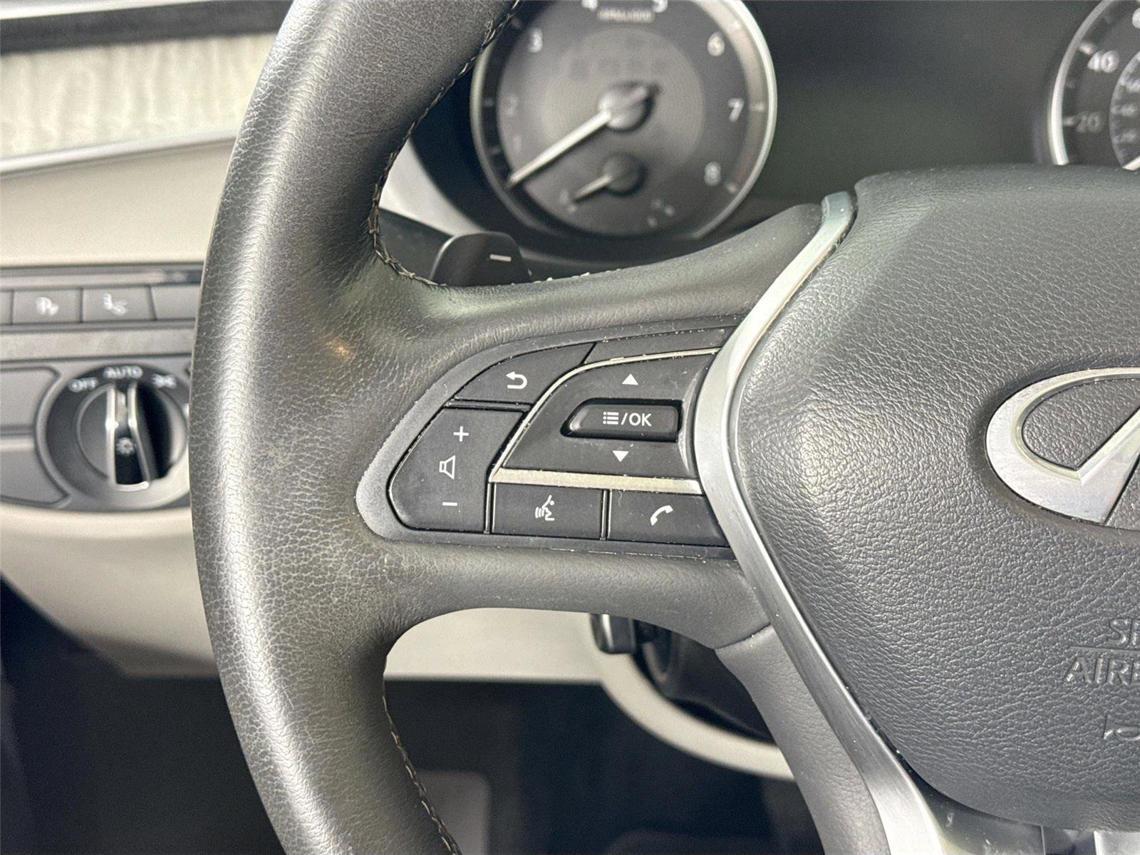 Used 2023 INFINITI QX50 Sensory image 18