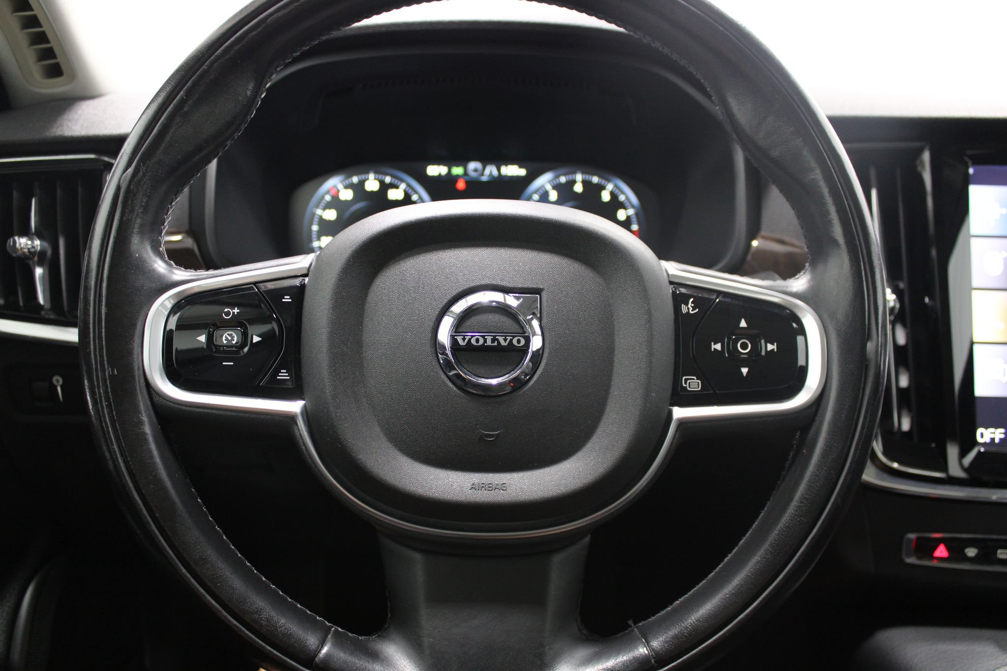 Used 2018 Volvo S90 T5 Momentum w/ Convenience Package AWD/4WD image 30