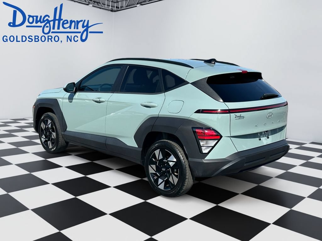 Used 2024 Hyundai Kona SEL AWD/4WD image 3