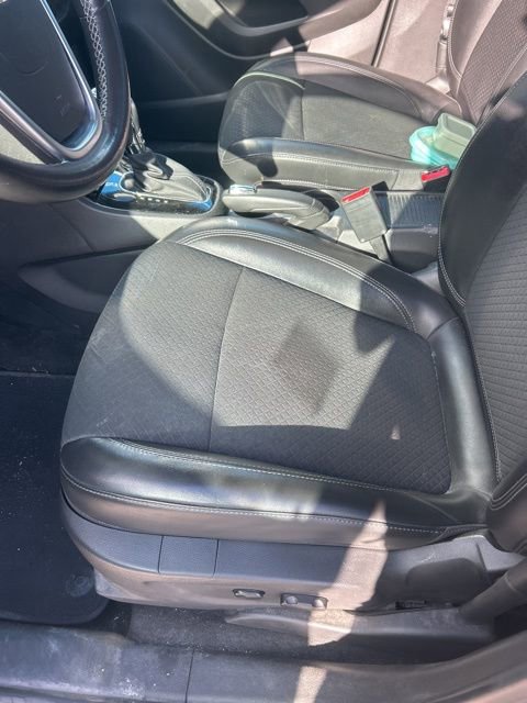 Used 2022 Buick Encore Preferred w/ Safety Package AWD/4WD image 13