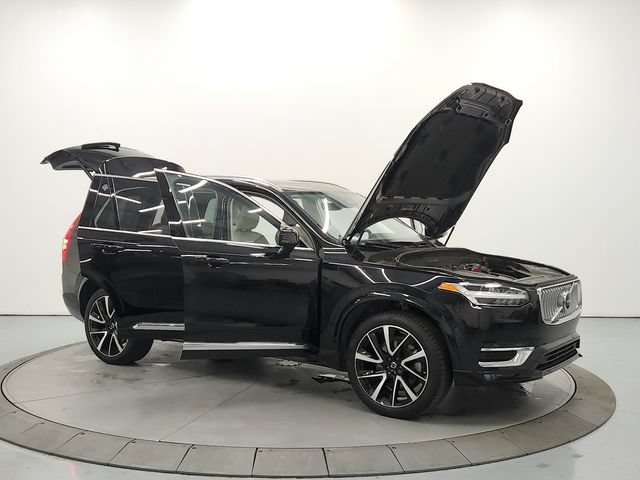Used 2023 Volvo XC90 B6 Plus w/ Protection Package AWD/4WD image 9