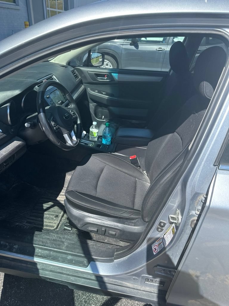 Used 2017 Subaru Outback 2.5i Premium AWD/4WD image 2