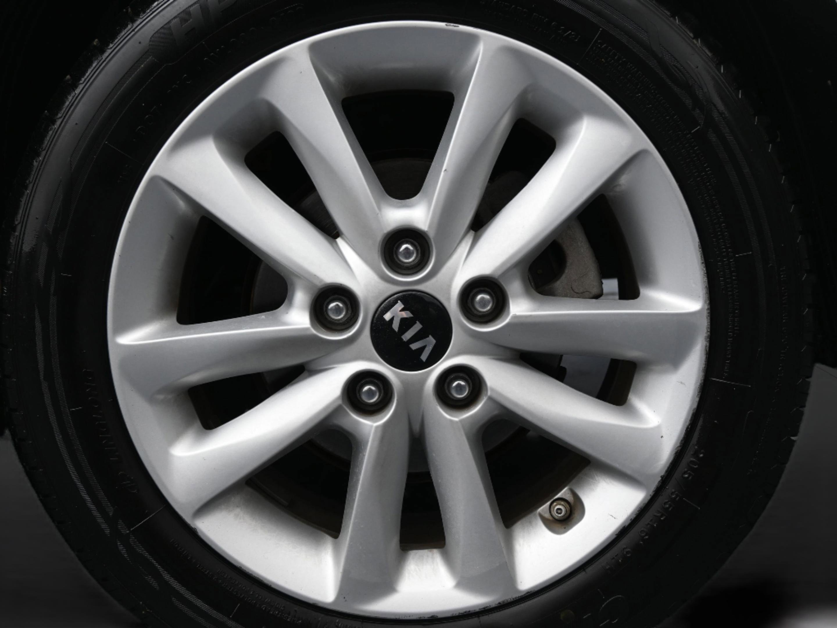 Used 2017 Kia Forte LX w/ LX Popular Package image 10