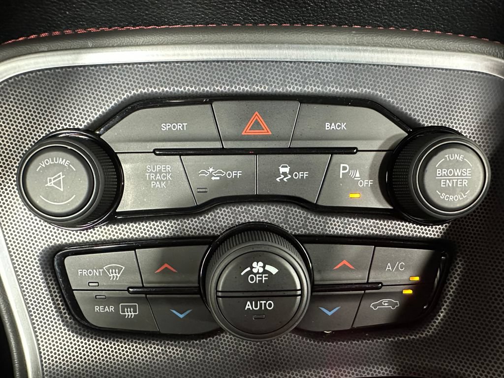 Used 2015 Dodge Challenger R/T Scat Pack RWD image 18
