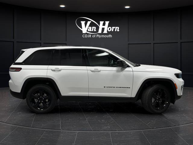 New 2025 Jeep Grand Cherokee Limited w/ Black Appearance Package image 2