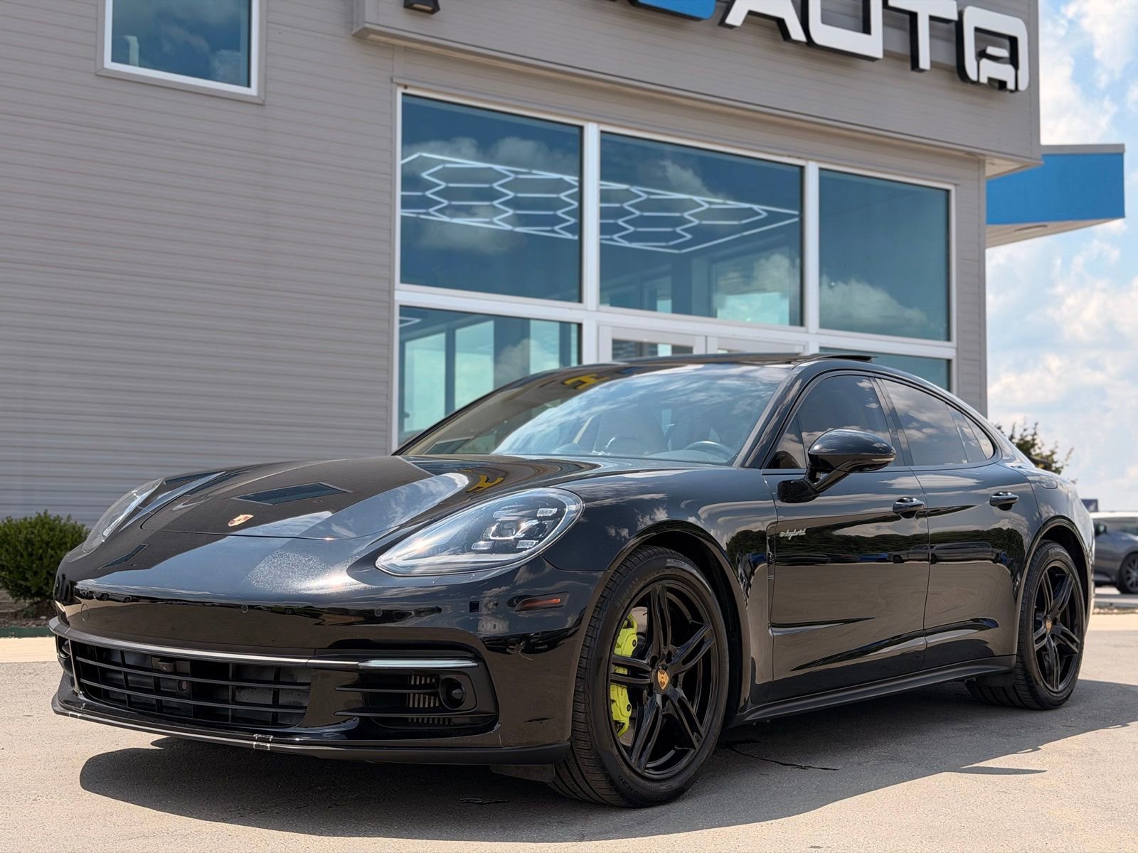 Used 2018 Porsche Panamera 4 AWD/4WD image 14
