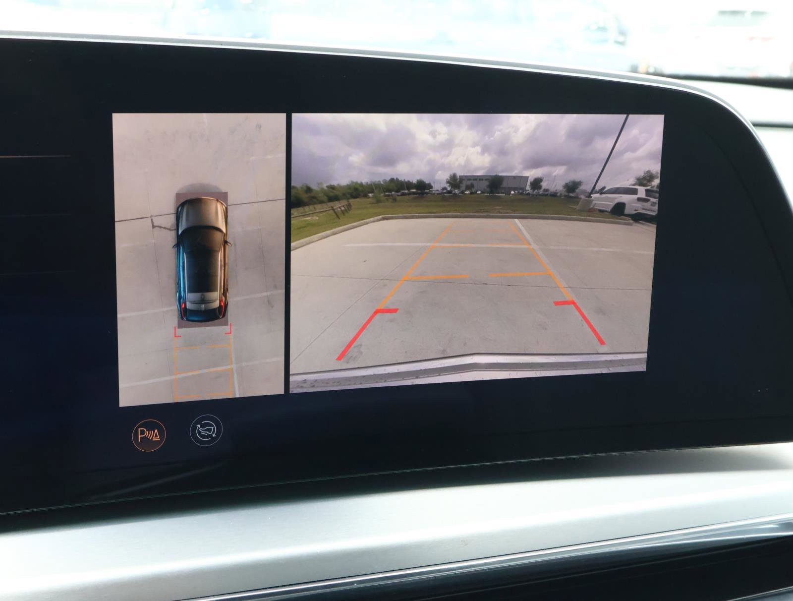 Certified 2024 Cadillac Lyriq Luxury image 31