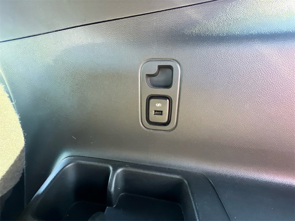 Used 2023 Chevrolet Traverse LT w/ Midnight/Sport Edition image 40