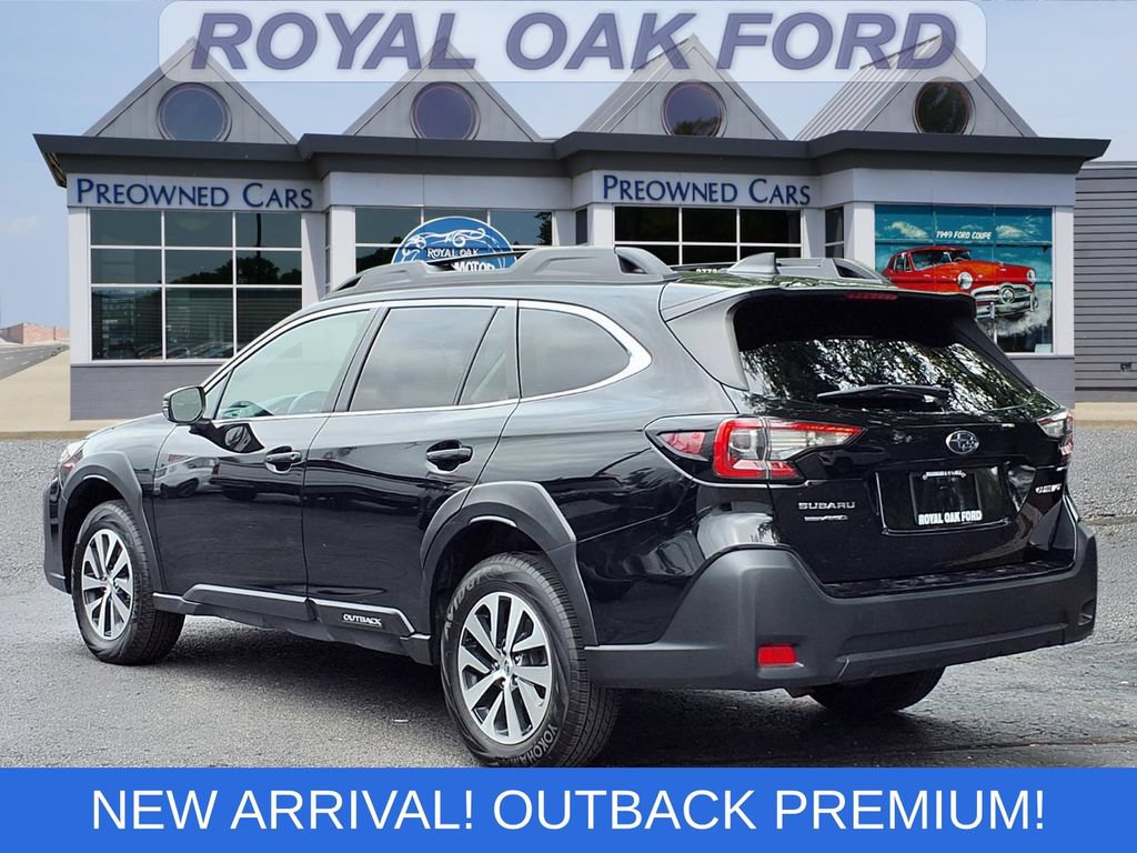 Used 2023 Subaru Outback Premium AWD/4WD image 2