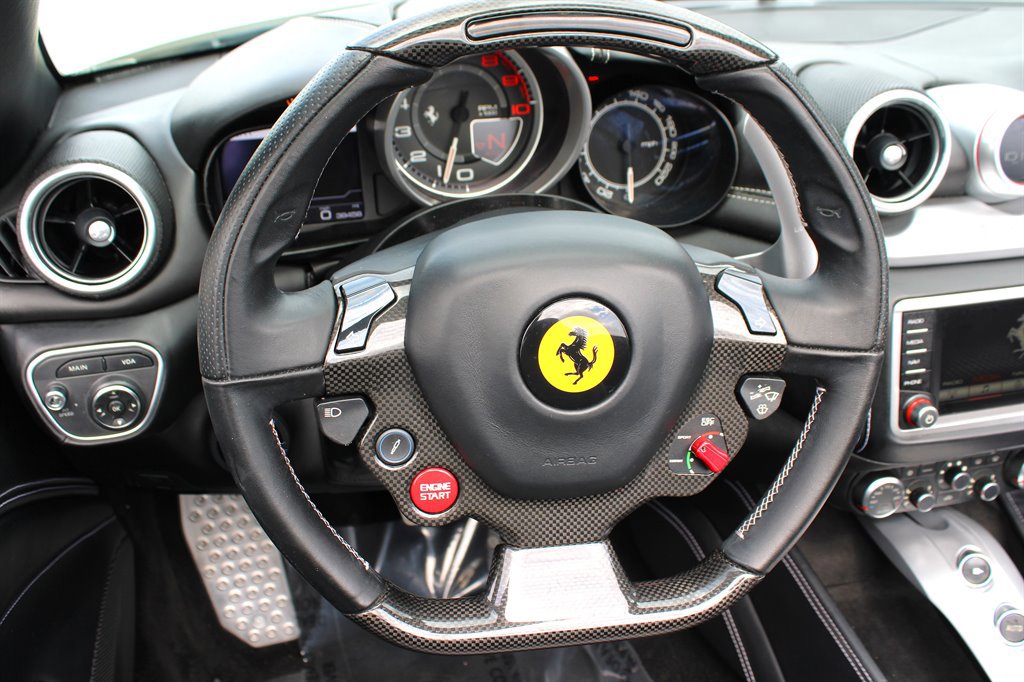Used 2015 Ferrari California T RWD image 26