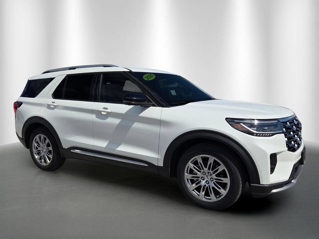 Used 2025 Ford Explorer Platinum RWD image 2