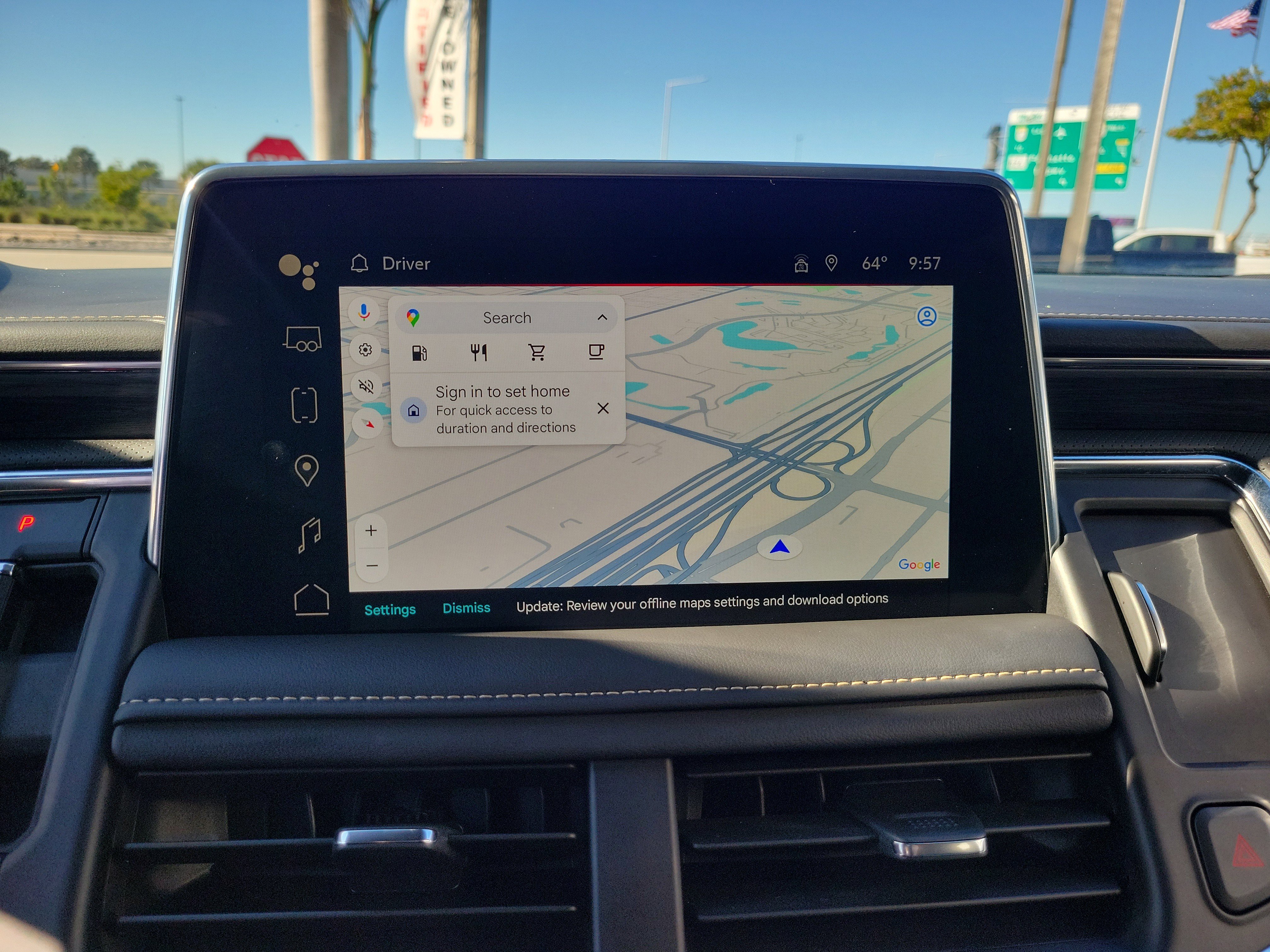 Used 2024 GMC Yukon SLT w/ SLT Luxury Package image 10