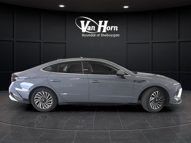 New 2025 Hyundai Sonata Limited image 2