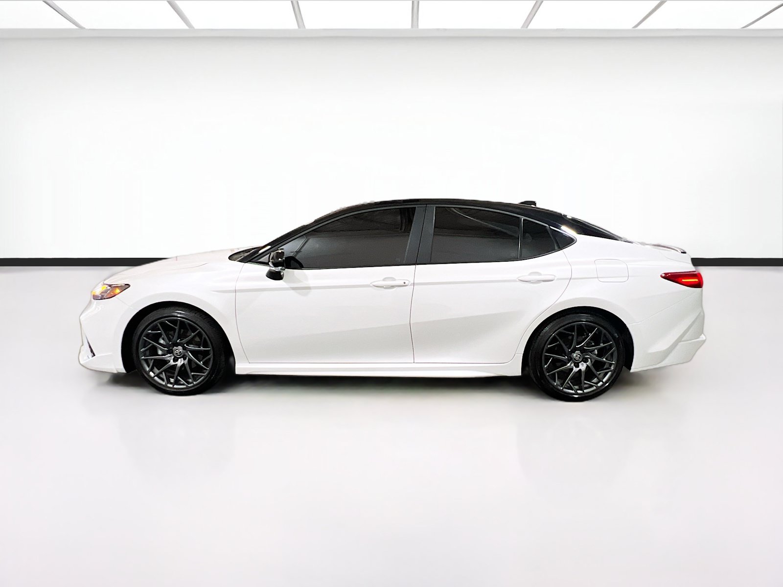 Used 2025 Toyota Camry XSE w/ Premium Package FWD image 25