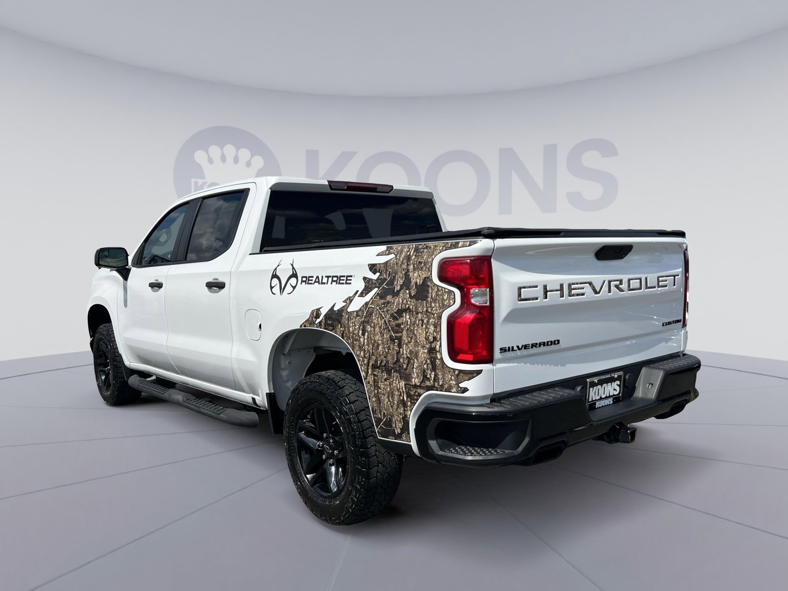 Used 2021 Chevrolet Silverado 1500 Custom Trail Boss w/ Realtree Special Edition image 4