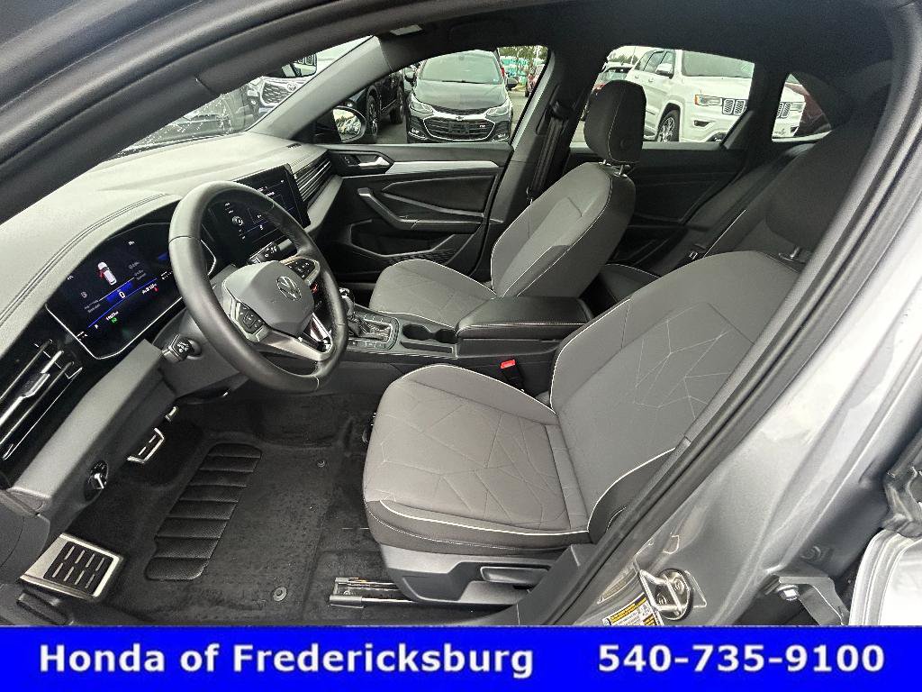Used 2025 Volkswagen Jetta Sport FWD image 14