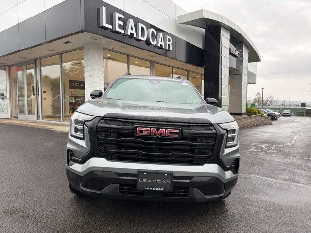 Used 2025 GMC Terrain Elevation w/ Elevation Premium Package AWD/4WD image 8