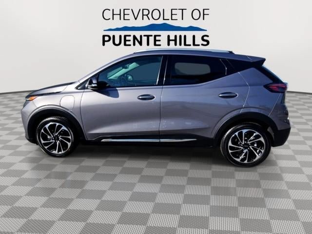 Used 2022 Chevrolet Bolt EUV Premier w/ Sun & Sound Package FWD image 4