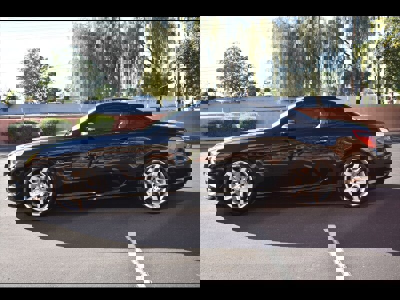 Used 2015 Mercedes-Benz SL 550 w/ Driver Assistance Package image 8