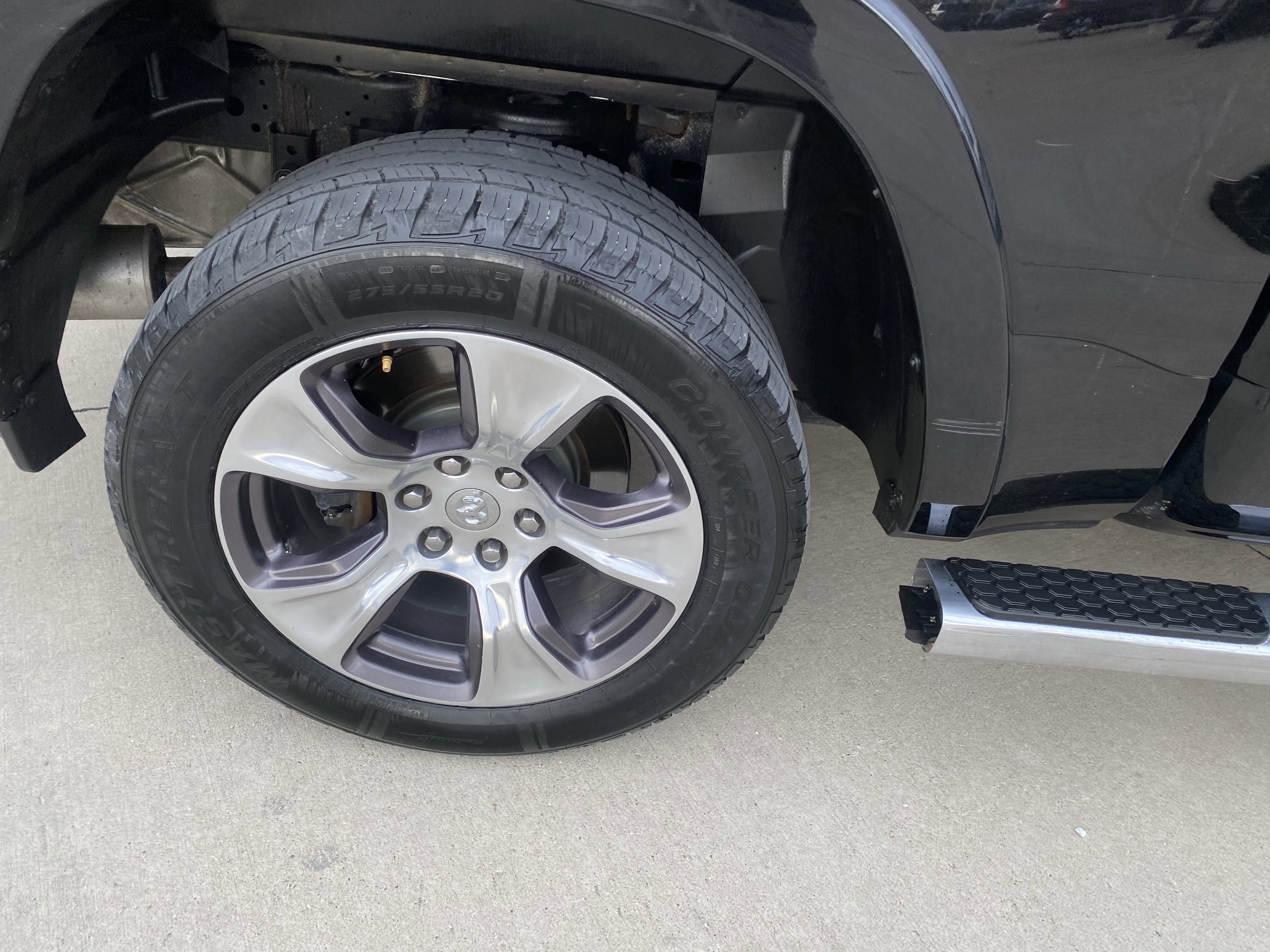 Used 2019 RAM 1500 Laramie image 5