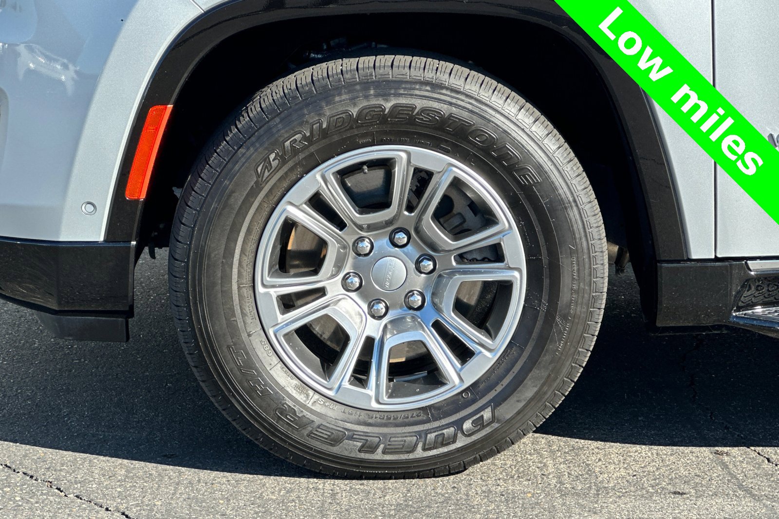 Used 2024 Jeep Wagoneer 4WD image 38