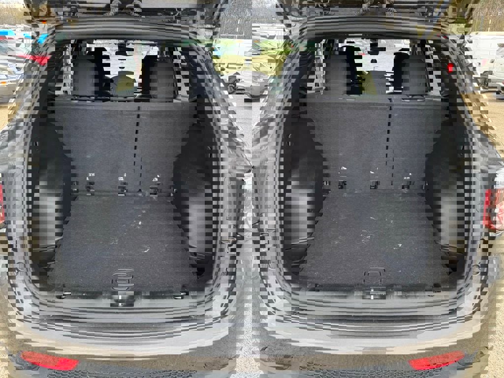 Used 2023 Jeep Compass Sport image 13