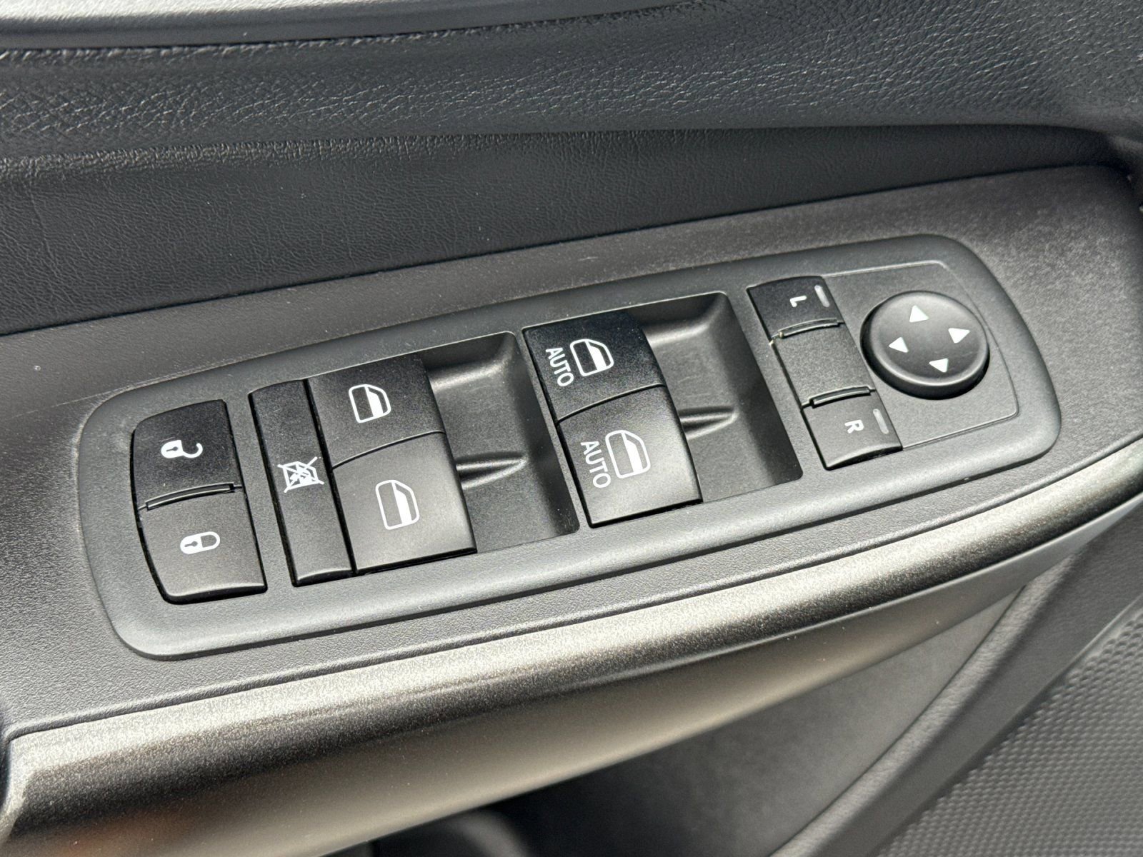 Used 2020 Jeep Cherokee Trailhawk w/ Technology Group image 13