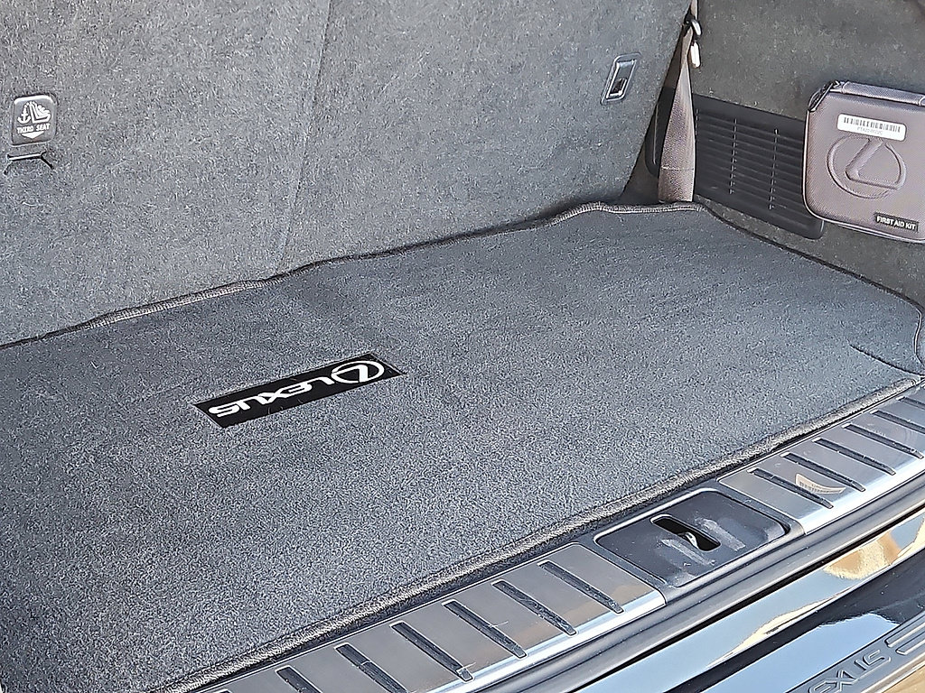 Used 2022 Lexus RX 350L Luxury w/ Accessory Package (Z1) FWD image 8