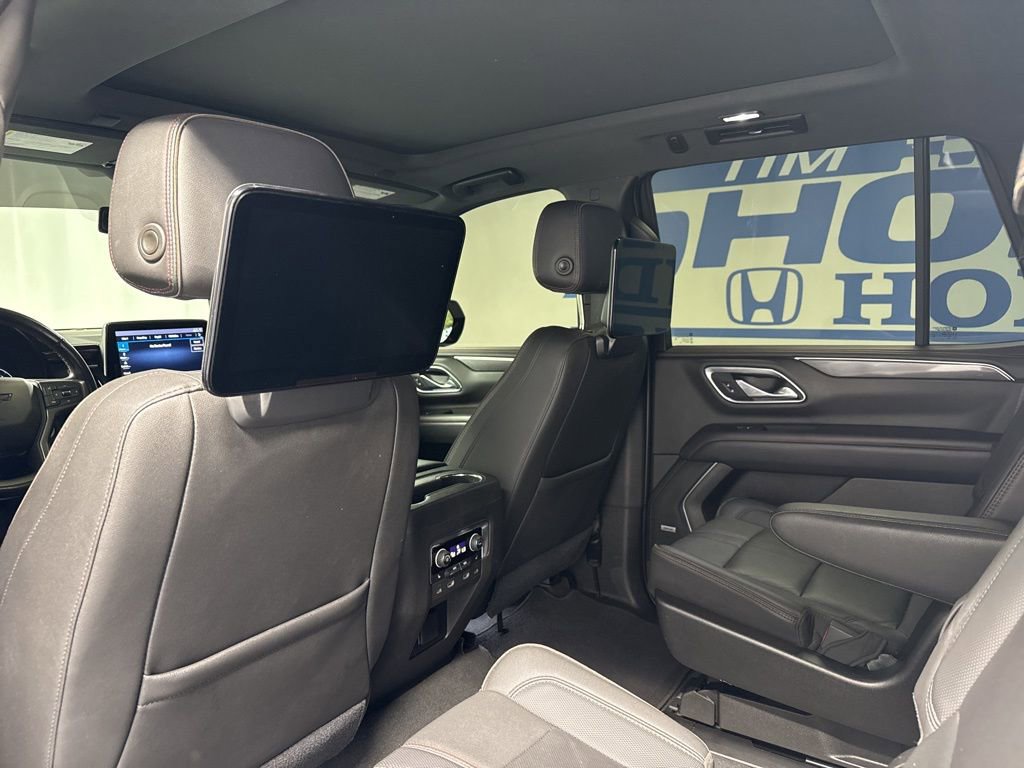 Used 2021 Chevrolet Tahoe RST w/ Luxury Package AWD/4WD image 16